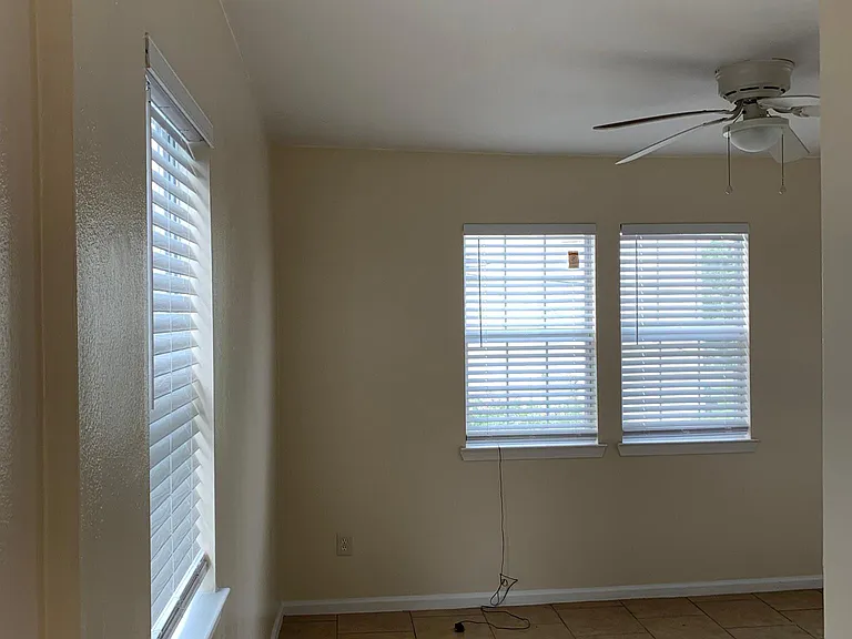 2041 Amelia St — Photo 17