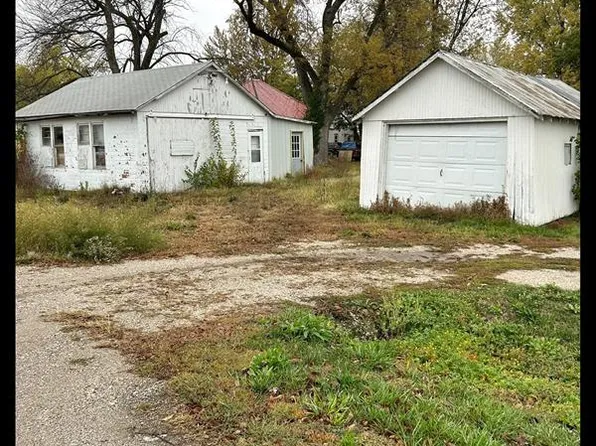 409 Cleveland St, Shelbina, MO 63468