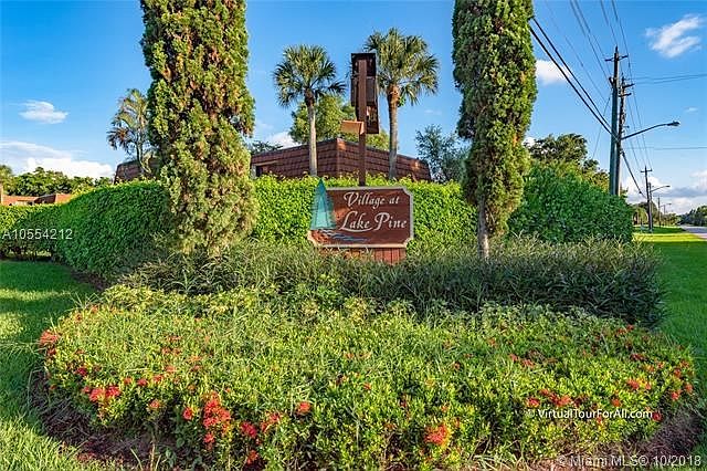 BEAUTIFUL WELCOMING ENTRANCE