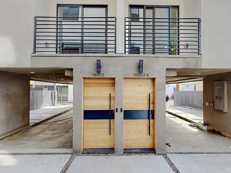 16012 Cantlay St #A — Photo 34