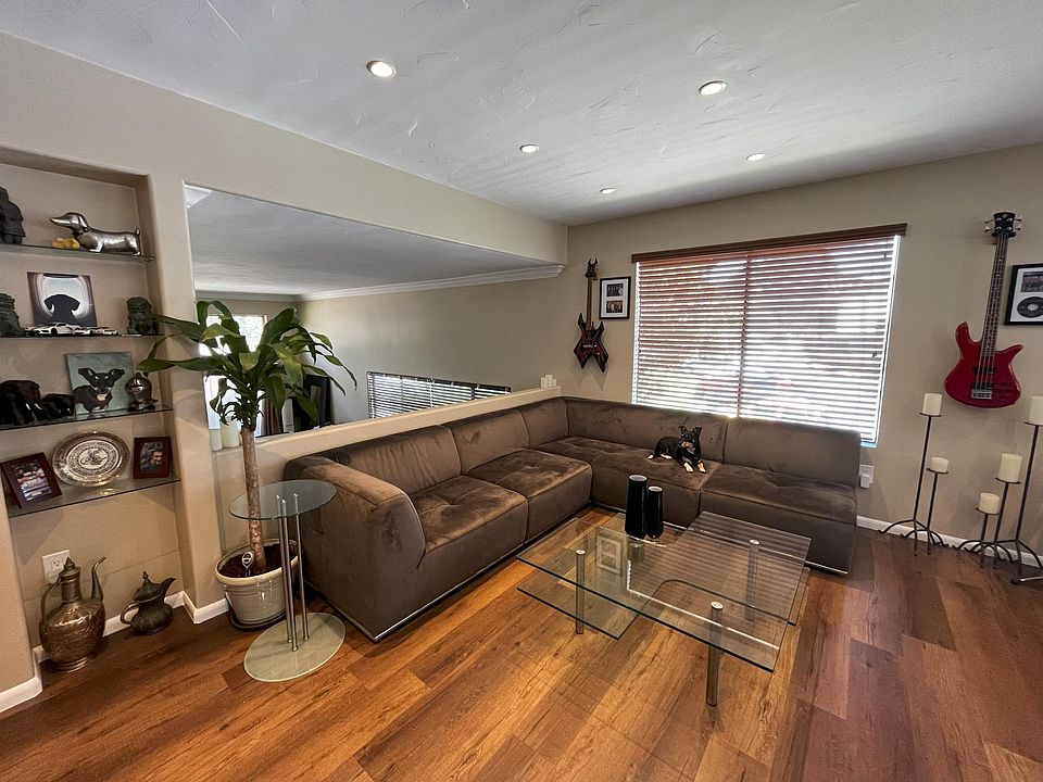 1st image of 3894 La Jolla Village Dr