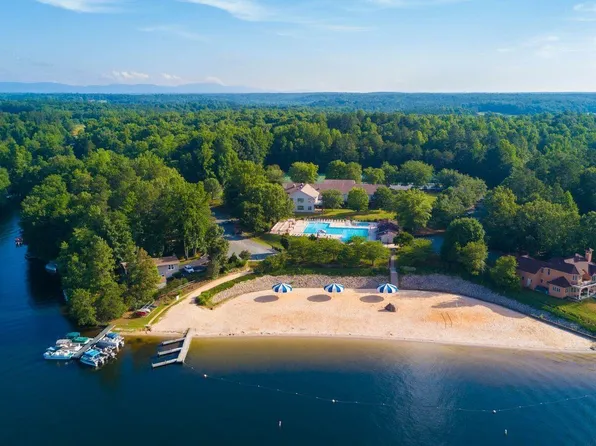 2 Whinchat Ln, Palmyra, VA 22963