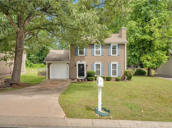 3547 Chinaberry Ln, Snellville, GA 30039