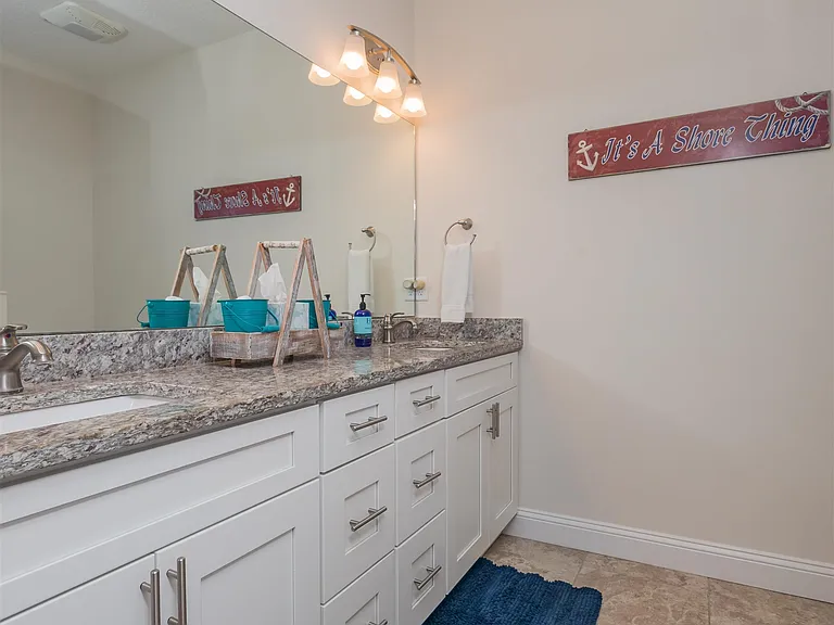 6832 Middleton Ave — Photo 37
