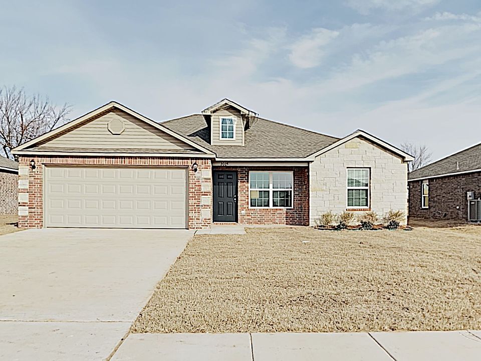 2005 Hunters Way, Mustang, Ok 73064 