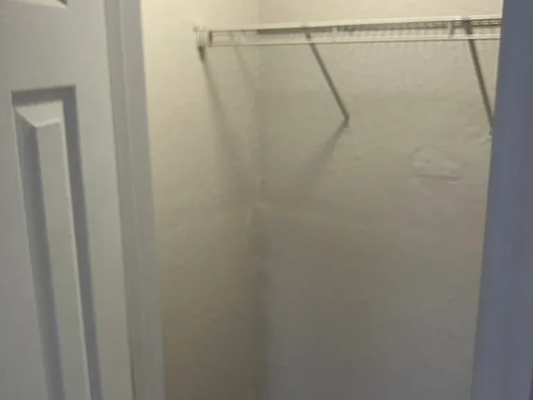 910 W Millard Ct — Photo 16