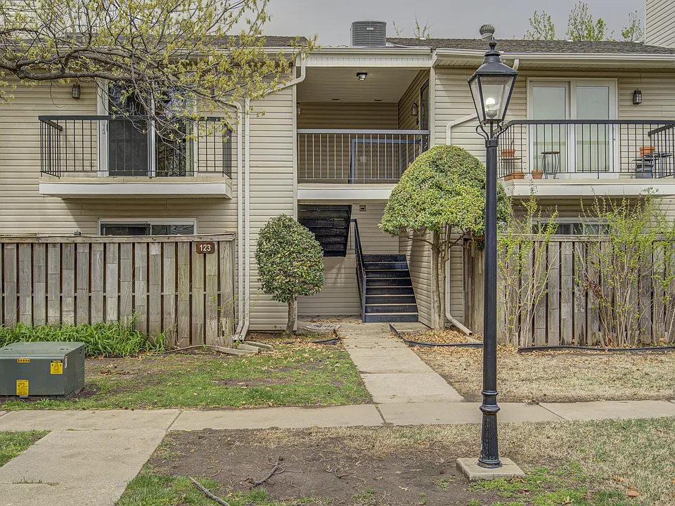 3200 W Britton Rd #323