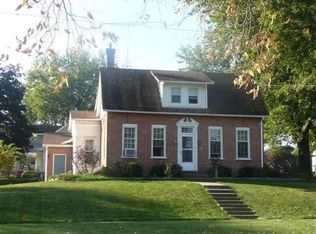 403 Washington St, Pella, IA 50219