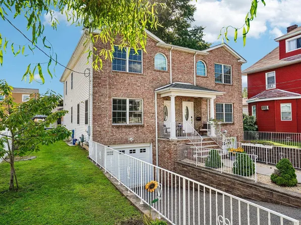 364 Grove St, East Rutherford, NJ 07073