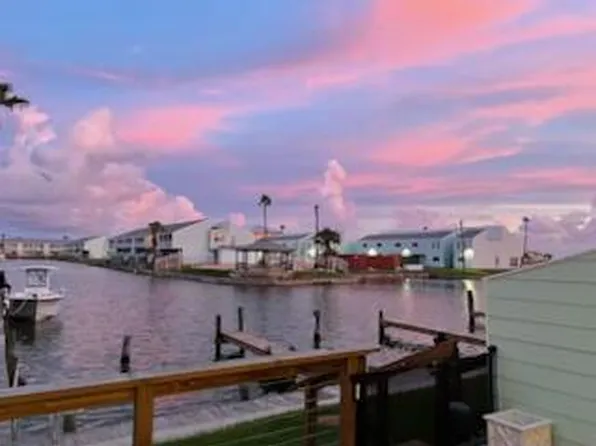 406 Nassau Dr, Rockport, TX 78382