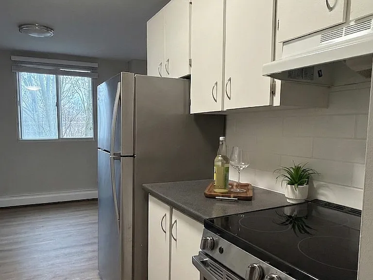 89 Raymond St — Photo 8