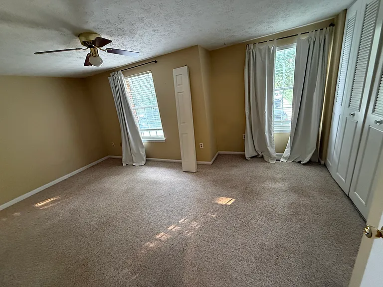 204 Lodgecliffe Ct — Photo 10
