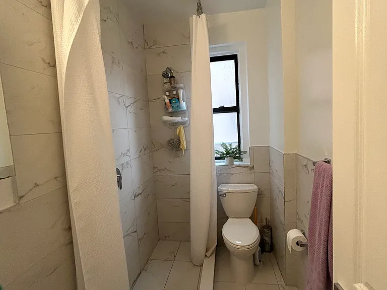 3000 Valentine Ave #3E — Photo 4