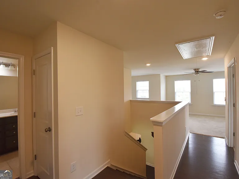 421 Southbridge Pass — Photo 54