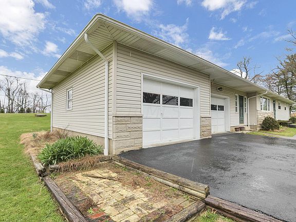 5th image of 400 Rainbow Dr NW