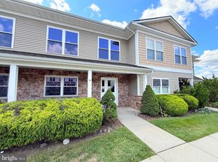 8 Whitaker Ct, Millville, NJ 08332
