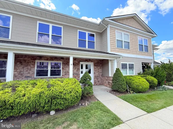 8 Whitaker Ct, Millville, NJ 08332