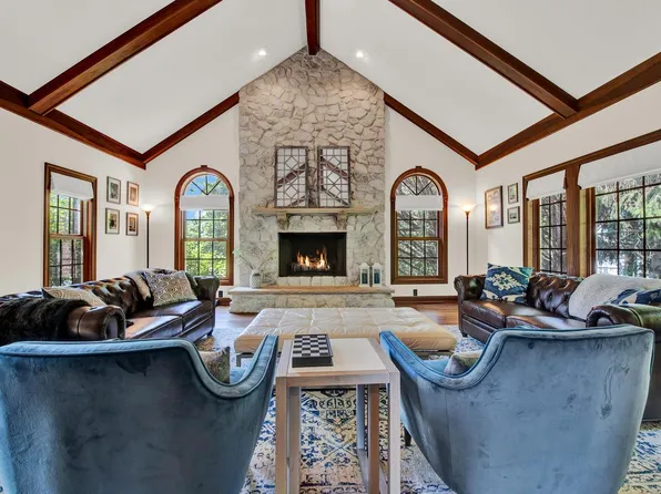 N28W30642 Red Fox COURT, Pewaukee, WI 53072