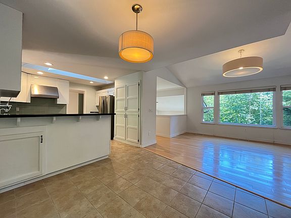Breakfast nook, family room, kitchen