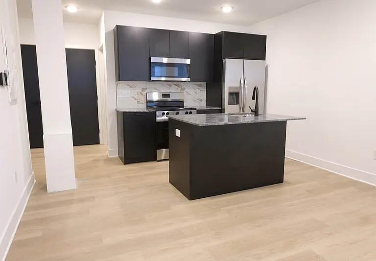 1901 E Willard St #103 — Photo 1