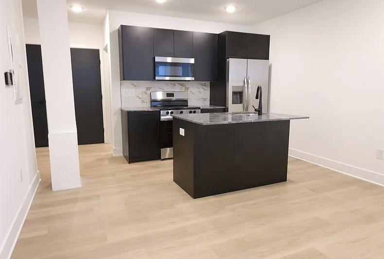 1901 E Willard St #103