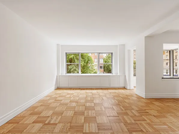 11 Fifth Avenue image 11 of 15