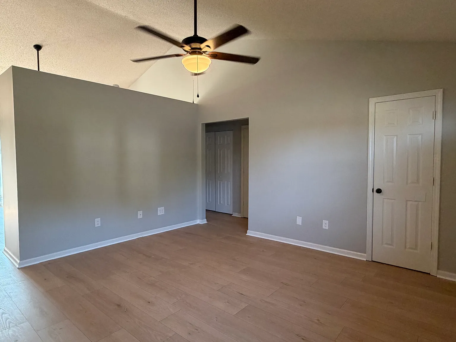 281 Lansing Ave — Photo 3