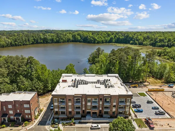 2441 Campus Shore Dr #312, Raleigh, NC 27612