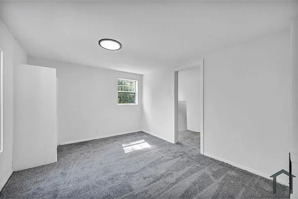 1909 2nd St SW — Photo 1