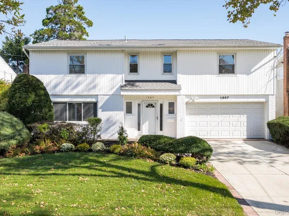 1887 Stanley Drive, South Merrick, NY 11566