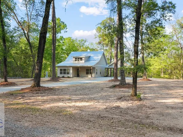 150 Lakeview Dr, Jesup, GA 31545