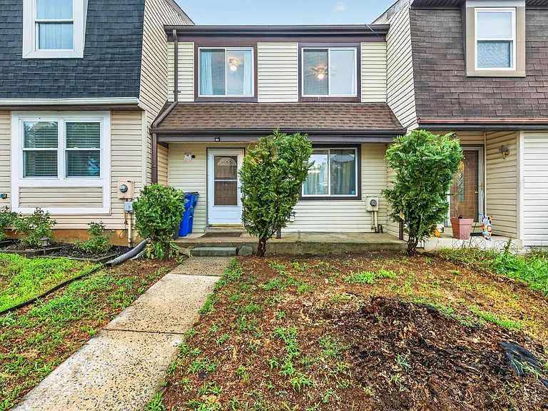 8808 Eureka Ln — Photo 1