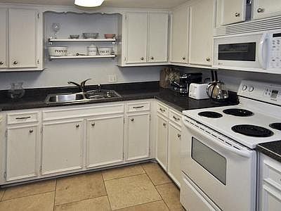 4th image of 3436 Normandy Ave