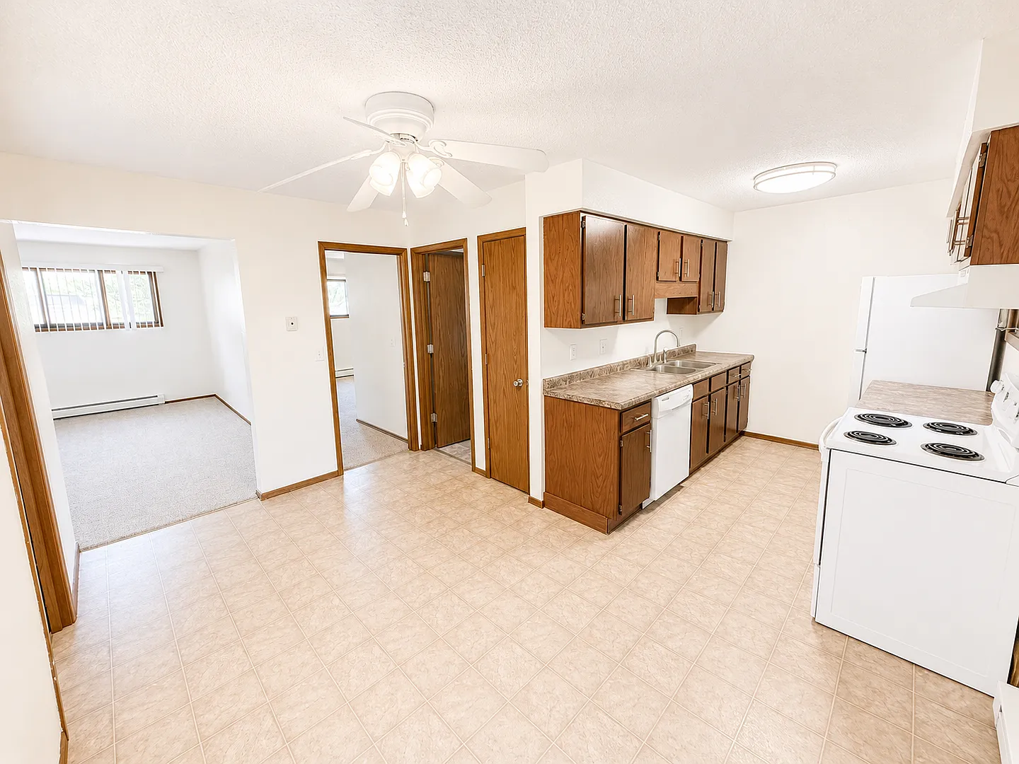 Wildwood Apartments — Photo 1