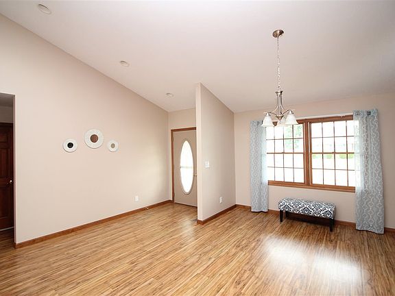 5th image of 117 Oakwood Ln