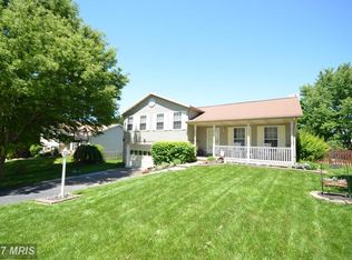 572 Whispering Meadows Dr, Westminster, MD 21158