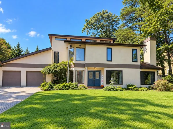 2378 Sanford Dr, Vineland, NJ 08361