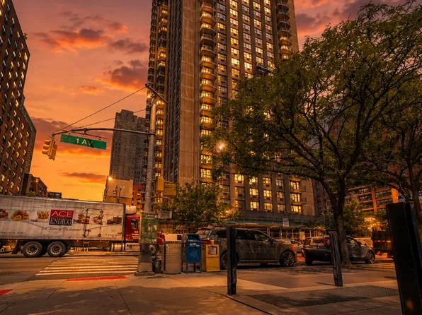 345 East 80th Street image 1 of 12