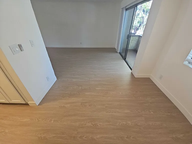 Coldwater Canyon Ave — Photo 36