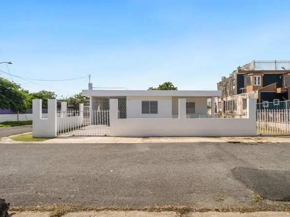 3 URB. TOAVILLE #10, TOA BAJA, PR 00949