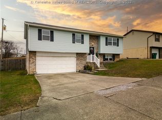 115 Summerset Dr, Scott Depot, WV 25560
