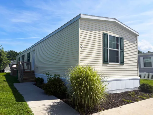 9 Farmingdale Dr #Fa09, Hamlin, NY 14464