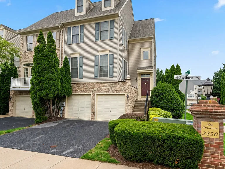 2420 Rippling Brook Rd #1 — Photo 2