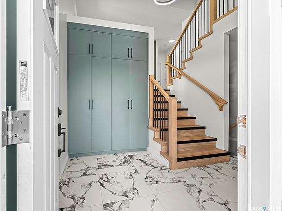 3rd image of 859 Nightingale Road