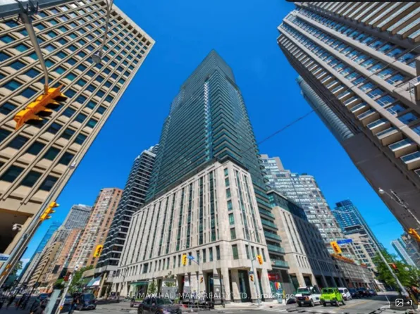 955 Bay St, Toronto, ON