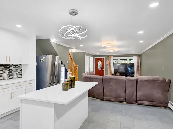 2008 East 52nd Street image 18 of 34