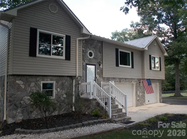 4249 Beach Rd, Hudson, NC 28638