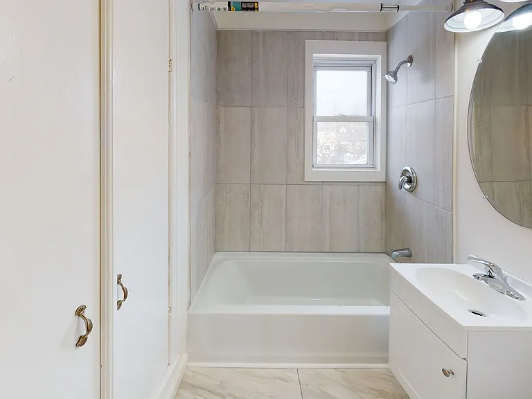 519 Vine St — Photo 8