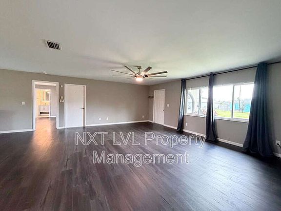 5th image of 205 SE 18th St