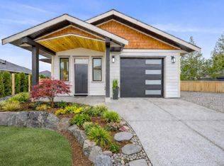 865 Grumman Pl #Sl2, Comox, BC V9M 4H9